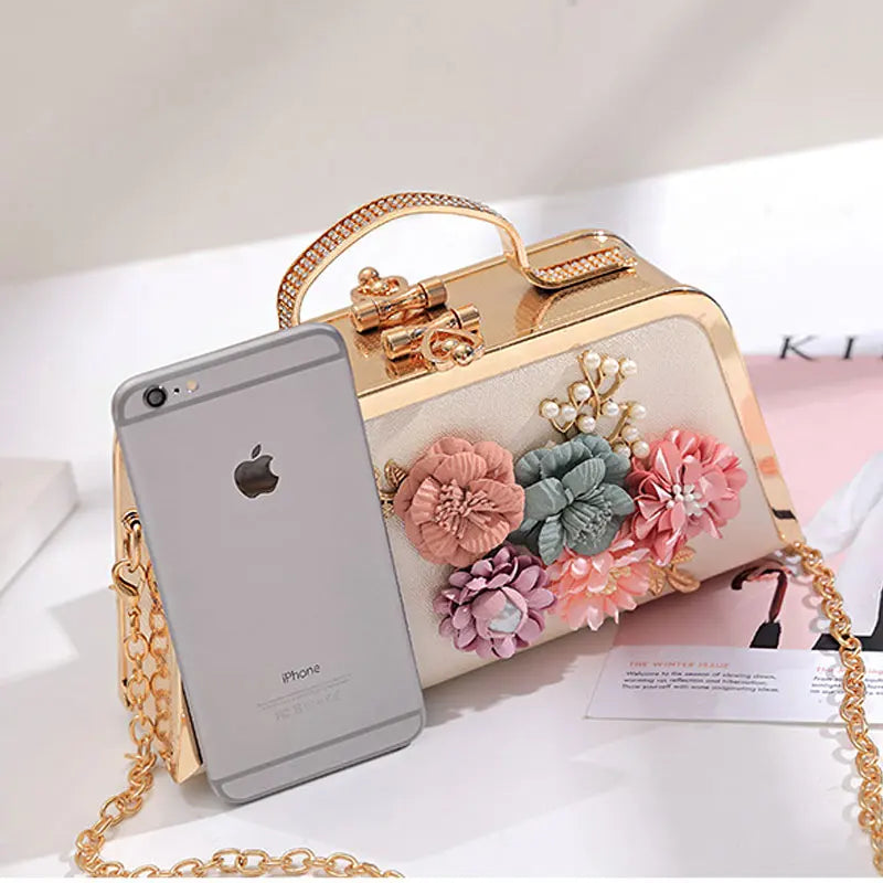 Women's Pearl Flower Minaudiere Clutch Bag