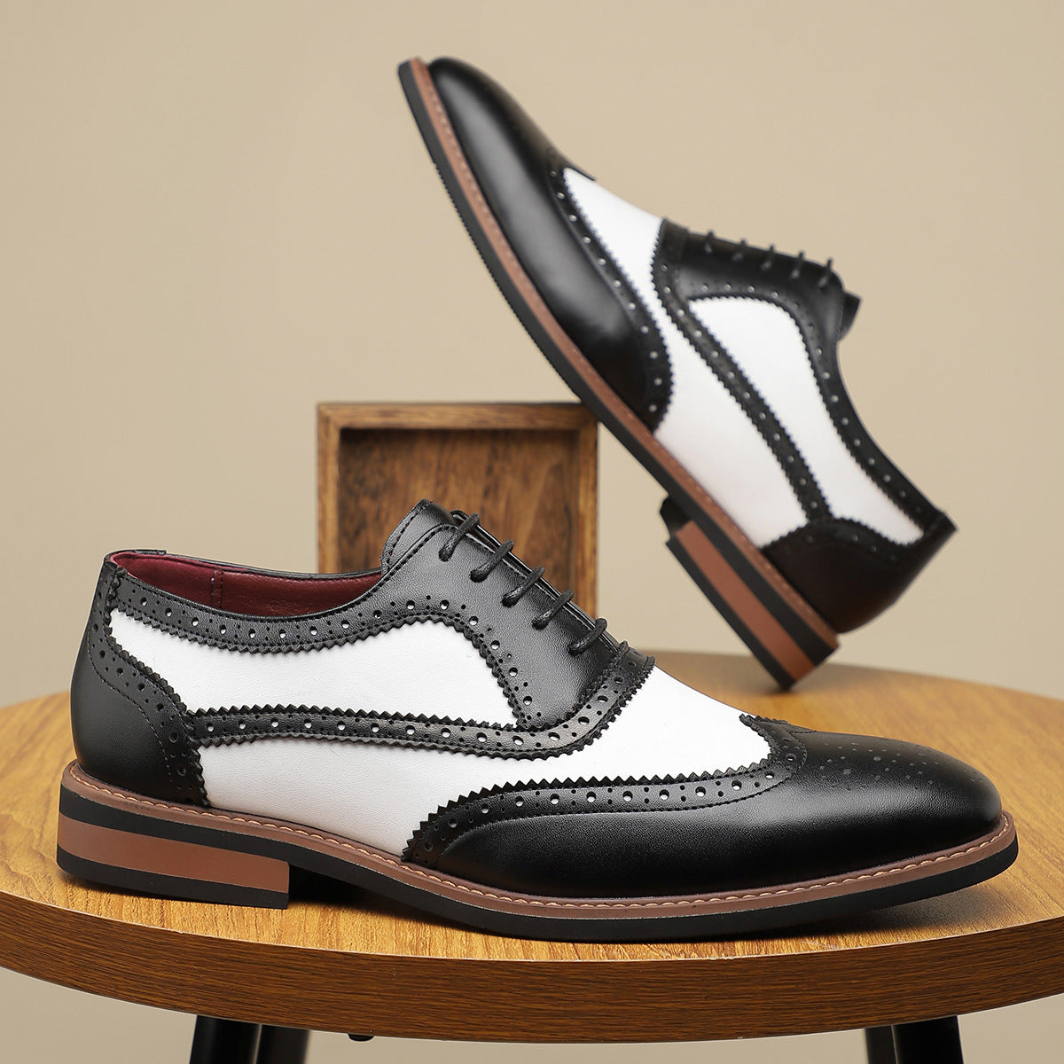 Cross-Border Men's British Trendy Fashion Retro Carved Leather Shoes LADYLYS