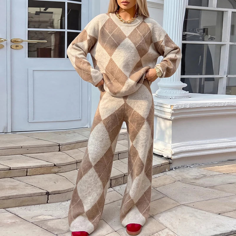 Women's Geometric Knit 2-Piece Set: Crew Neck Sweater and Wide-Leg Trousers