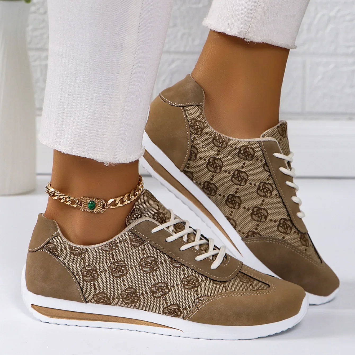 Women's Floral Flat Sneakers – Breathable Lace-Up Walking Shoes