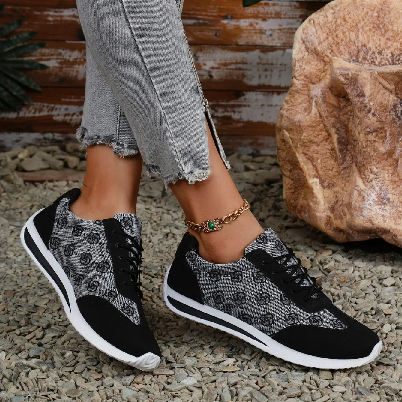 Women's Floral Flat Sneakers – Breathable Lace-Up Walking Shoes