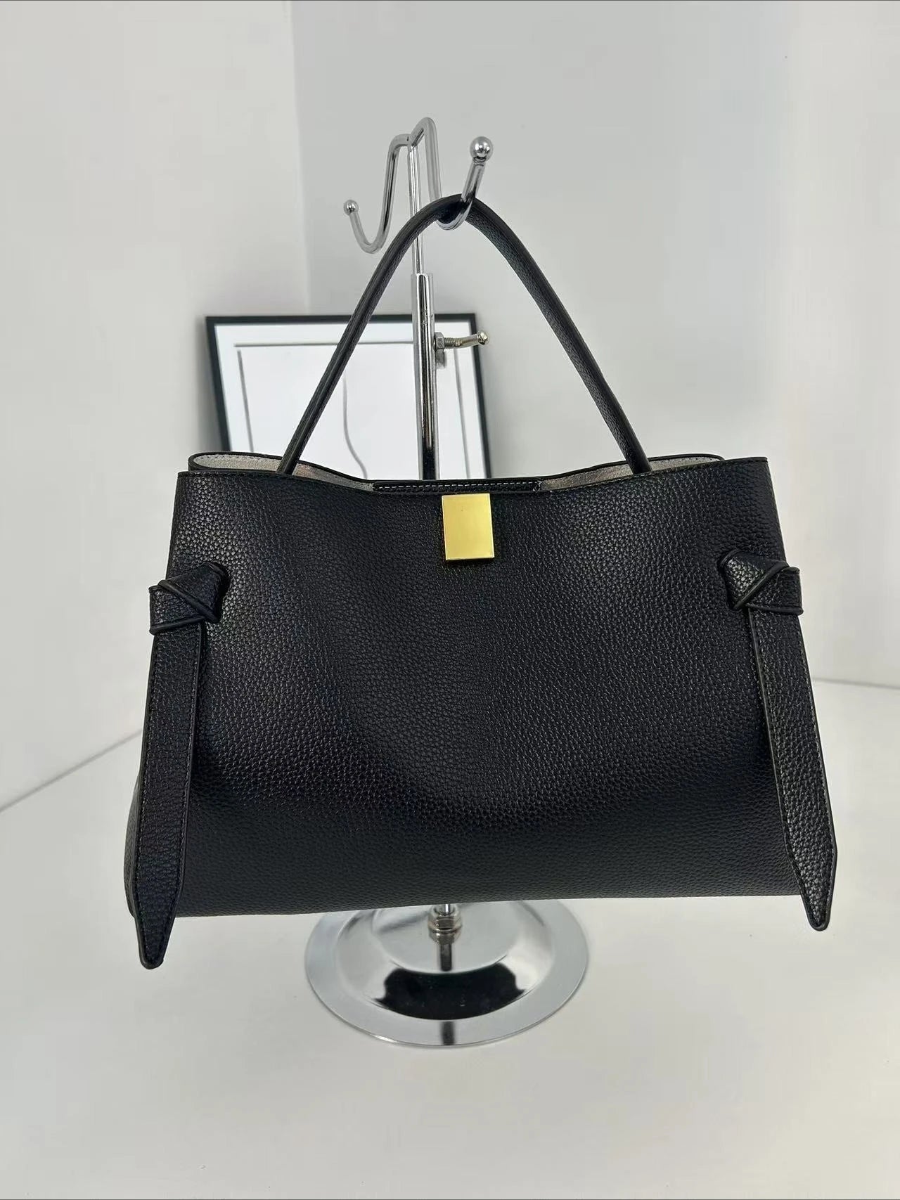 Stylish Tote Bag for Ladies Handbag with Shoulder Strap Minimalist Design Versatile Bag LADYLYS