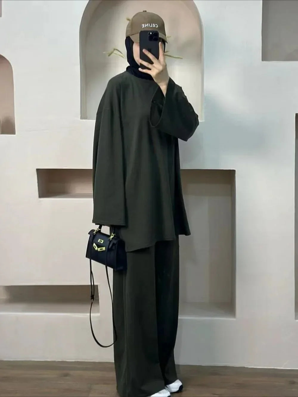 Article comforme à l'image, créez votre style en choisissant votre taille, couleur pour une satifaction parfaite!