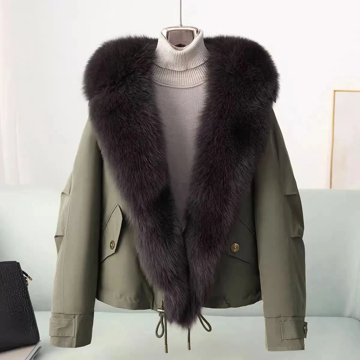 Women's Short Padded Jacket – Fur Collar, Slim Fit, Zip-Up Winter Coat