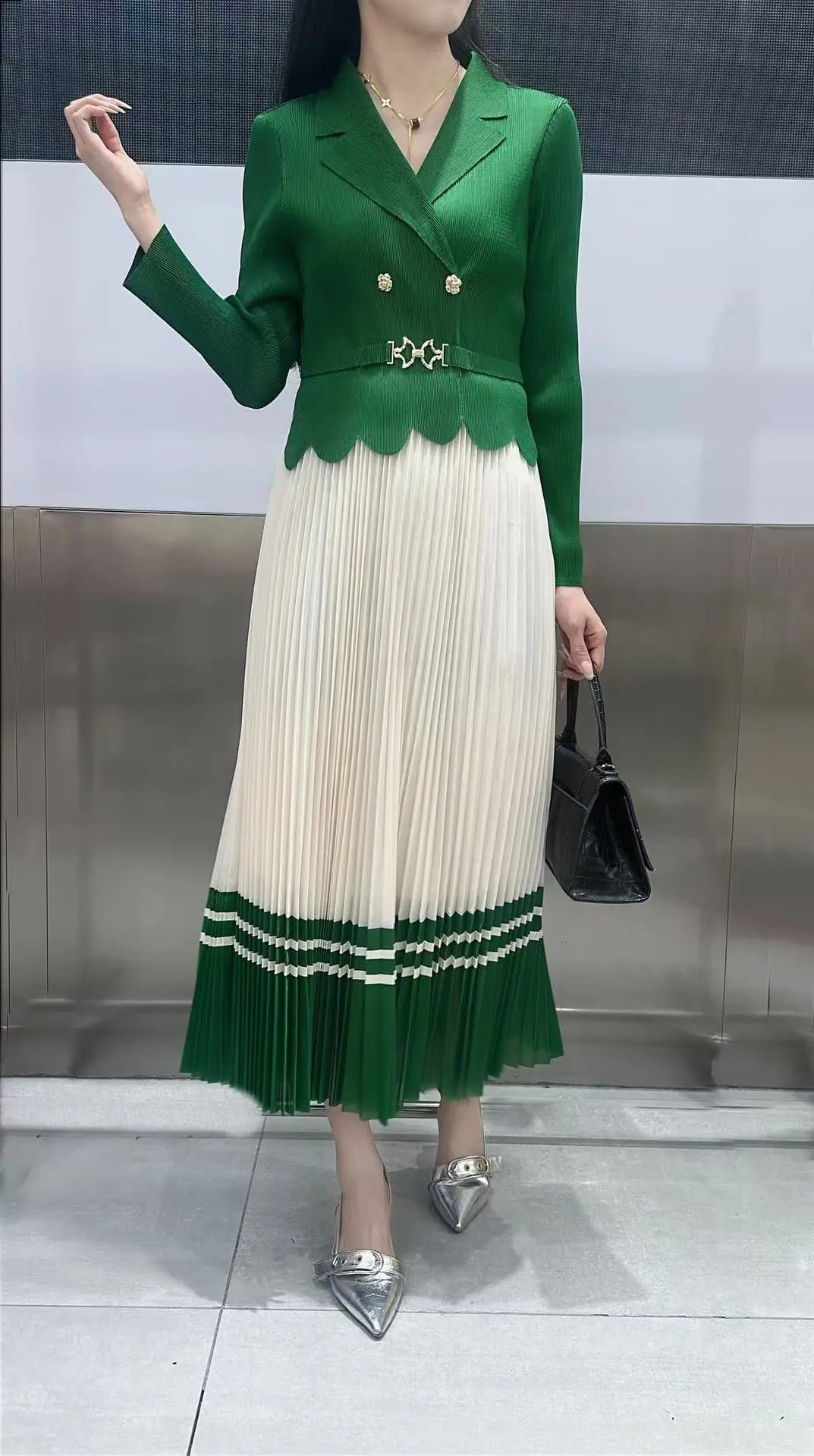 Article comforme à l'image, créez votre style en choisissant votre taille, couleur pour une satifaction parfaite!