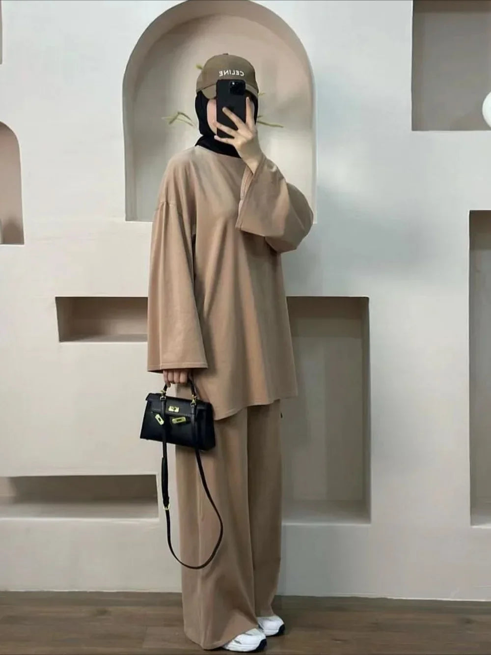 Article comforme à l'image, créez votre style en choisissant votre taille, couleur pour une satifaction parfaite!