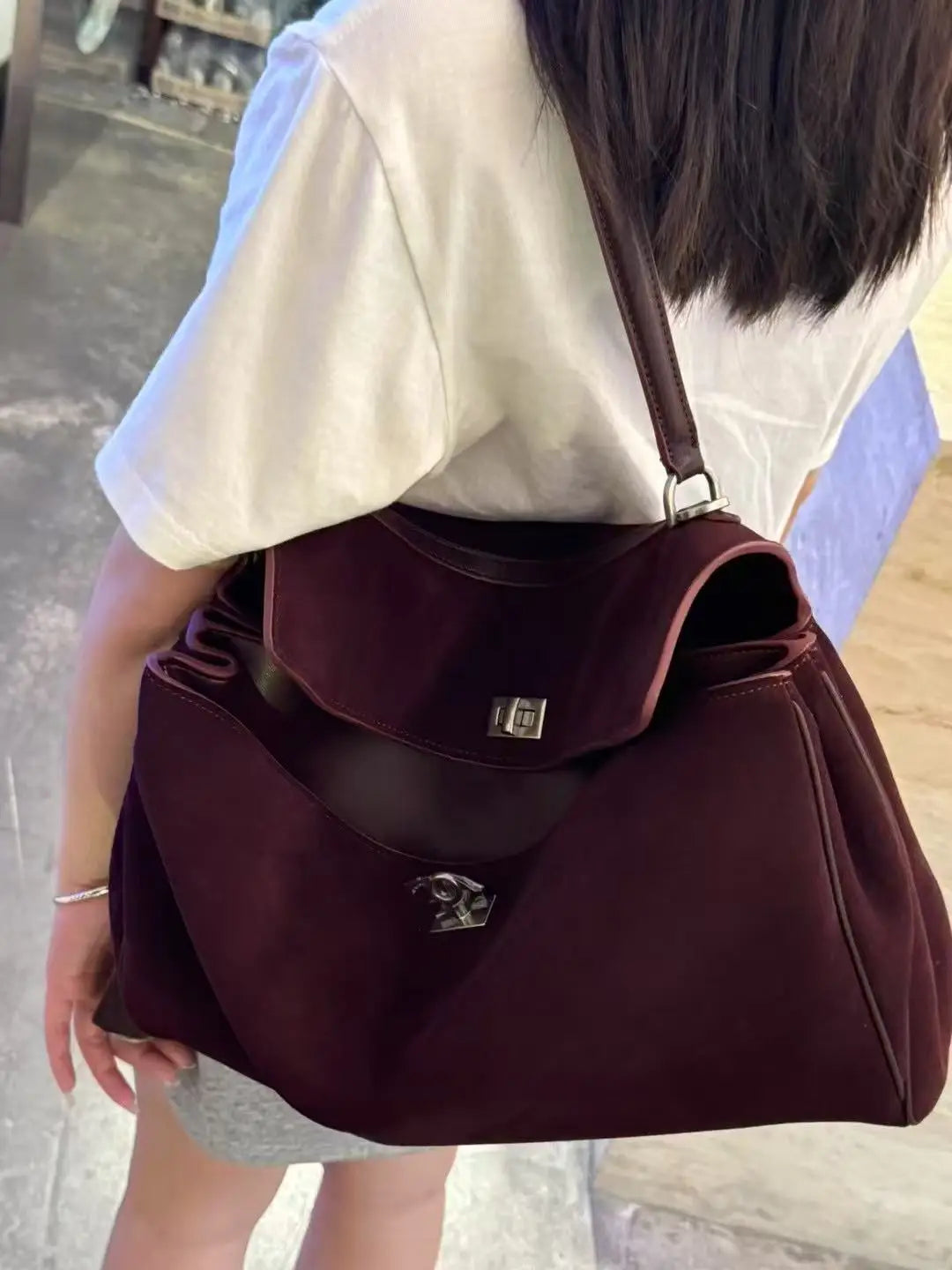 Article comforme à l'image, créez votre style en choisissant votre taille, couleur pour une satifaction parfaite!