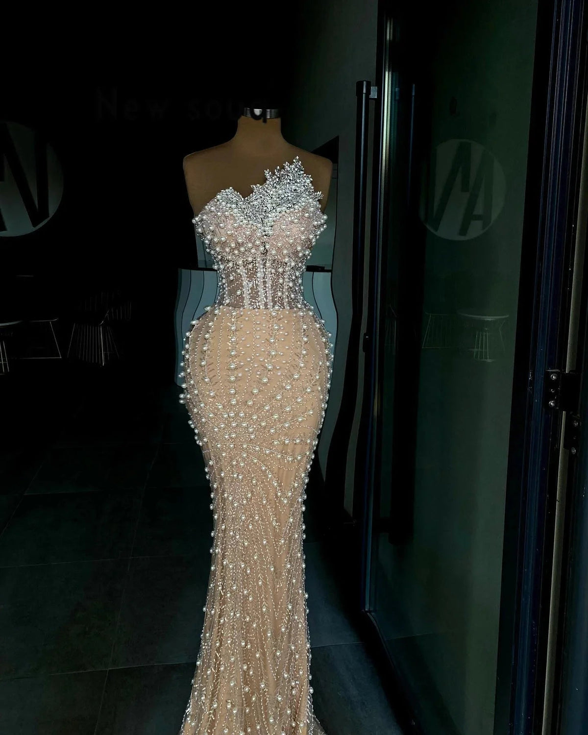 Gorgeous Evening Dresses Strapless Sleeveless Gown Pearls Beaded Sequins Crystal LADYLYS