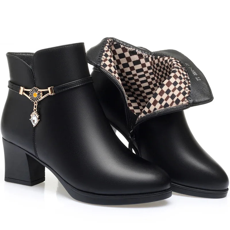 Women's Velvet Fleece-Lined Ankle Boots – Low Square Heel Anti-Slip Winter Booties