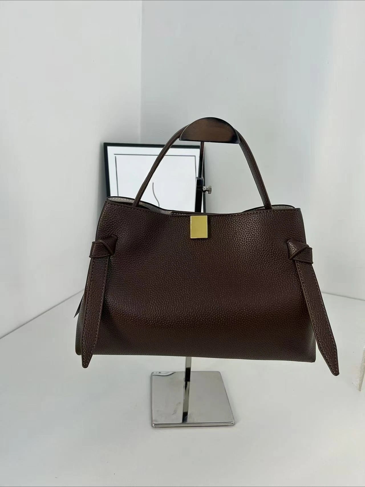 Stylish Tote Bag for Ladies Handbag with Shoulder Strap Minimalist Design Versatile Bag LADYLYS