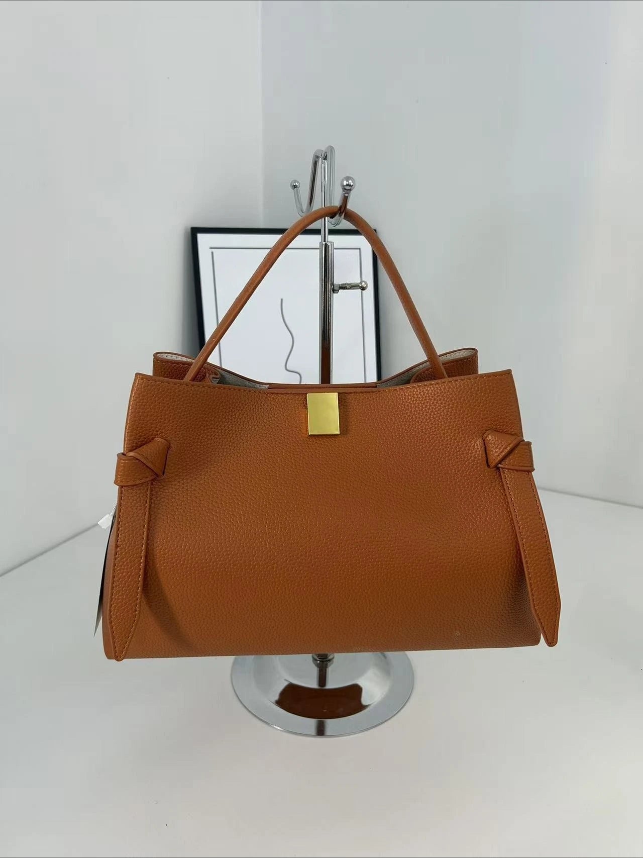 Stylish Tote Bag for Ladies Handbag with Shoulder Strap Minimalist Design Versatile Bag LADYLYS