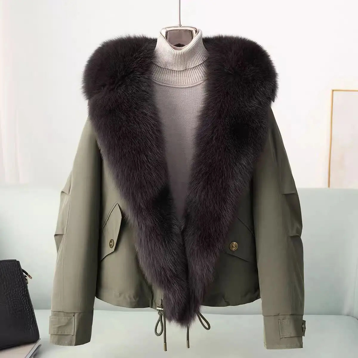Women's Short Padded Jacket – Fur Collar, Slim Fit, Zip-Up Winter Coat