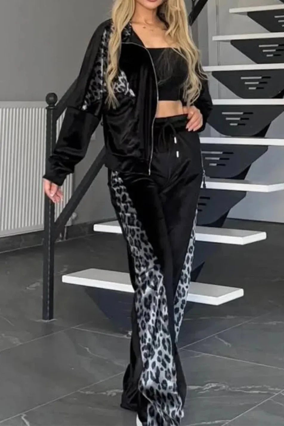 Article comforme à l'image, créez votre style en choisissant votre taille, couleur pour une satifaction parfaite!