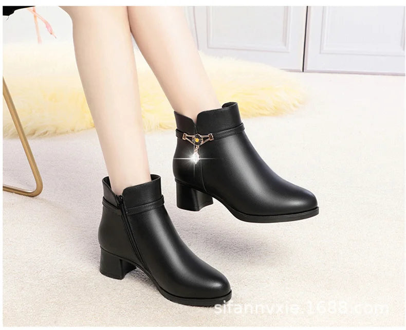 Women's Velvet Fleece-Lined Ankle Boots – Low Square Heel Anti-Slip Winter Booties